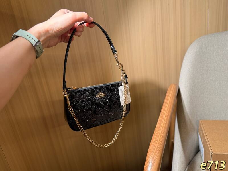 Coach Black 25x18x10cm shoulder bag — Premium Replica