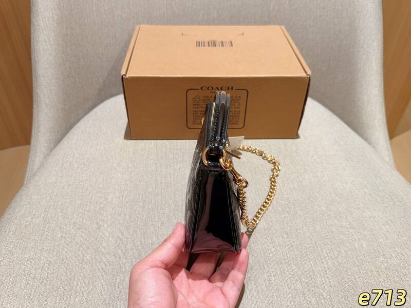 Coach Black 25x18x10cm shoulder bag — Premium Replica