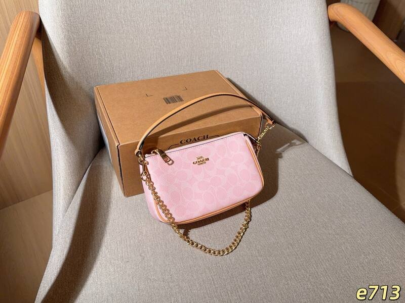 Coach White 25x18x10cm shoulder bag — 1:1 Replica