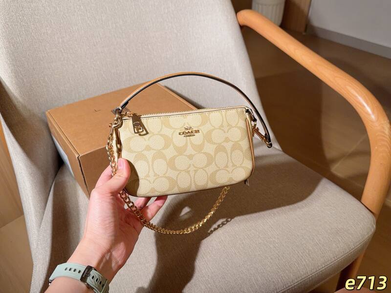 Coach Monogram shoulder bag — AAA Quality Replica