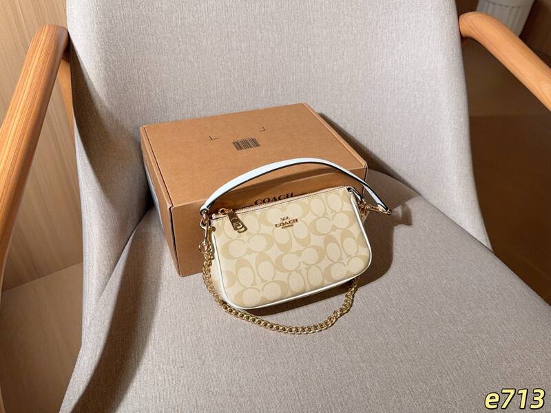 Coach Monogram shoulder bag — AAA Quality Replica