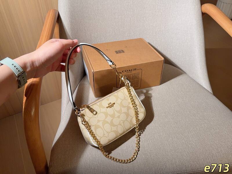 Coach Monogram shoulder bag — AAA Quality Replica
