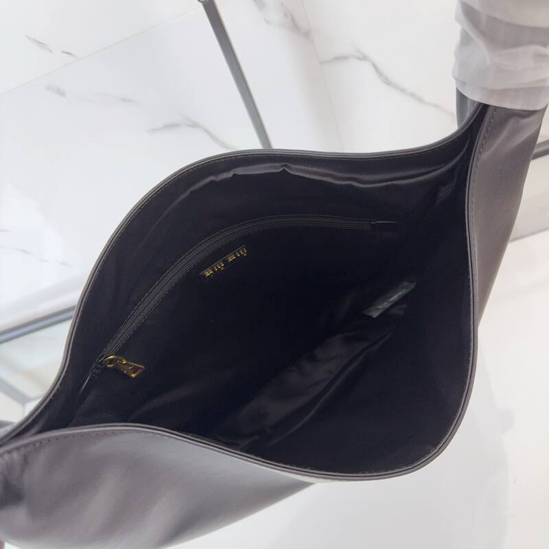 Miu Miu Black 40x30x16cm shoulder bag — 1:1 Replica