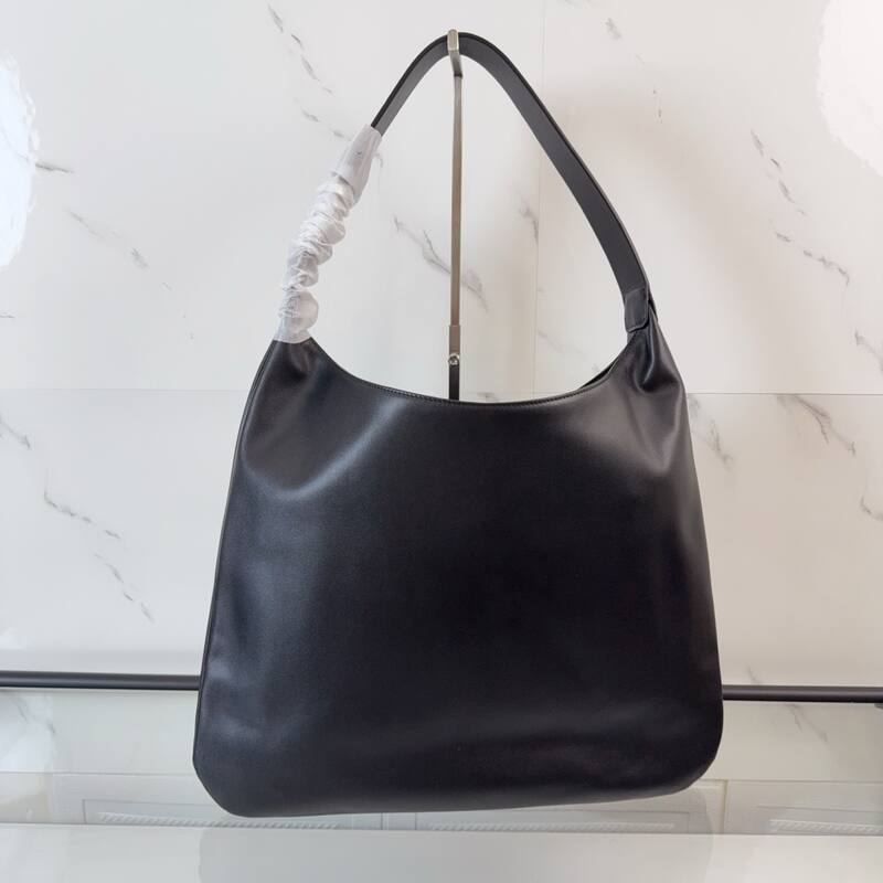 Miu Miu Black 40x30x16cm shoulder bag — 1:1 Replica
