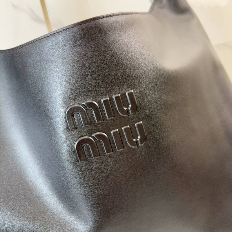 Miu Miu Black 40x30x16cm shoulder bag — 1:1 Replica