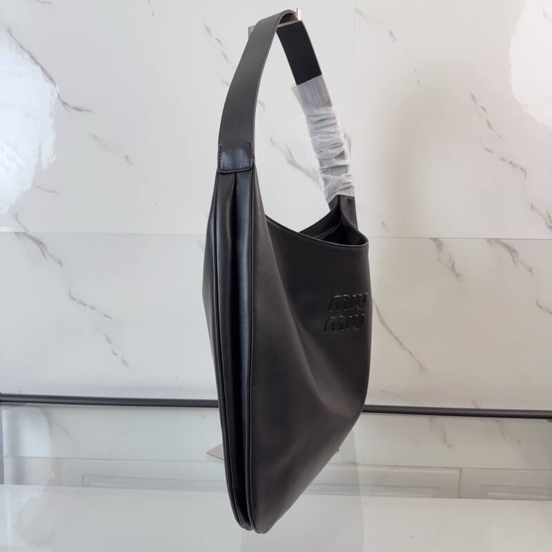 Miu Miu Black 40x30x16cm shoulder bag — 1:1 Replica