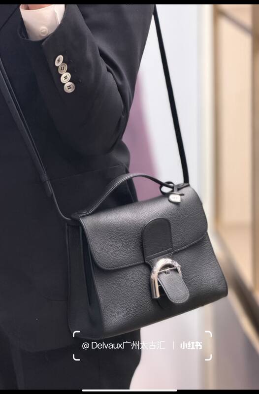 Delvaux Temp te Black top handle — 1:1 Replica
