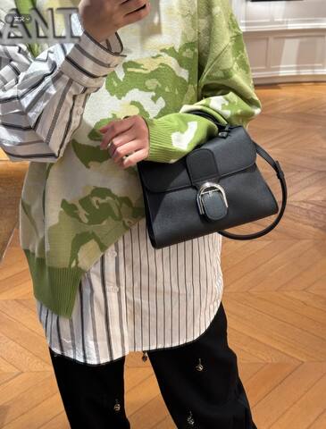 Delvaux Temp te Black top handle 1 1 Replica