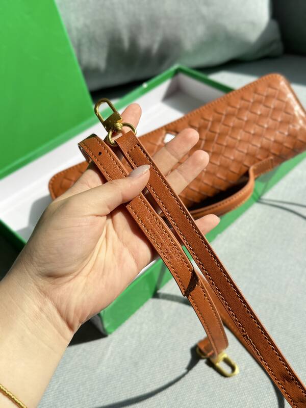 Bottega Veneta Brown shoulder bag — AAA Quality Replica