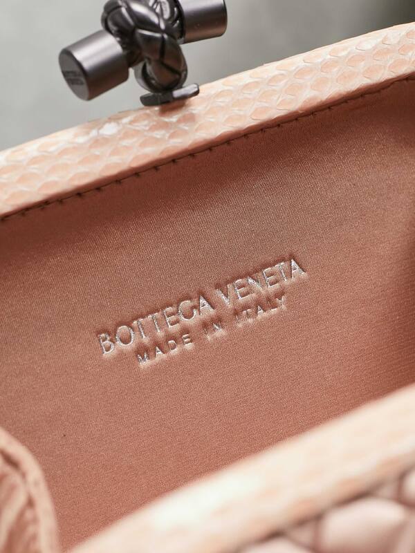Bottega Veneta shoulder bag — Top Quality Replica