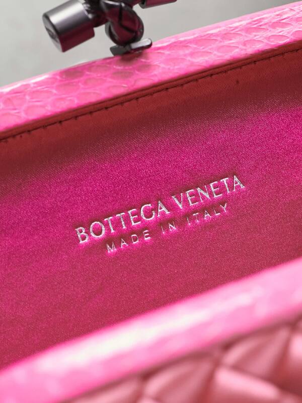 Bottega Veneta Pink shoulder bag — 1:1 Replica
