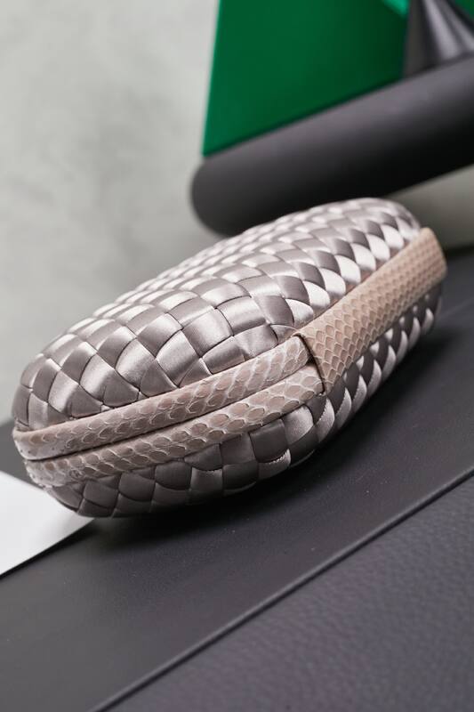 Bottega Veneta Silver shoulder bag — 1:1 Replica