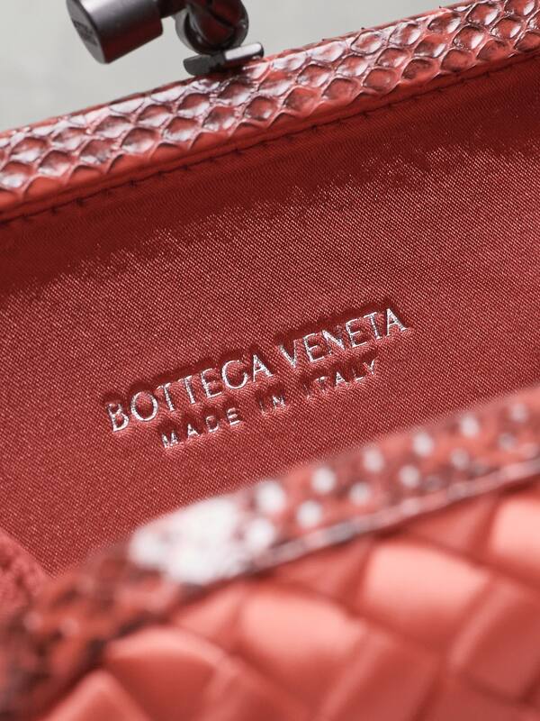 Bottega Veneta shoulder bag — AAA Quality Replica