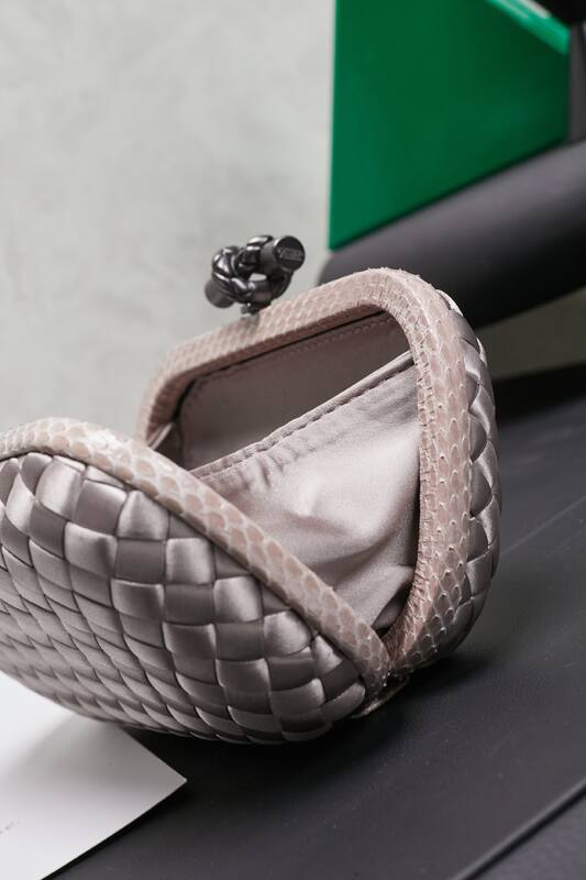 Bottega Veneta Silver shoulder bag — 1:1 Replica