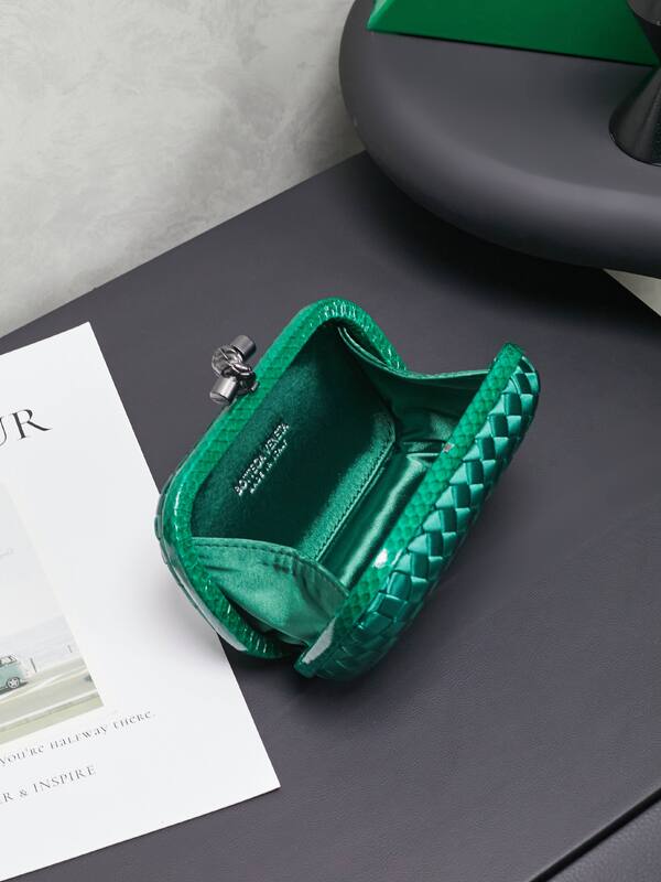 Bottega Veneta Green shoulder bag — AAA Quality Replica