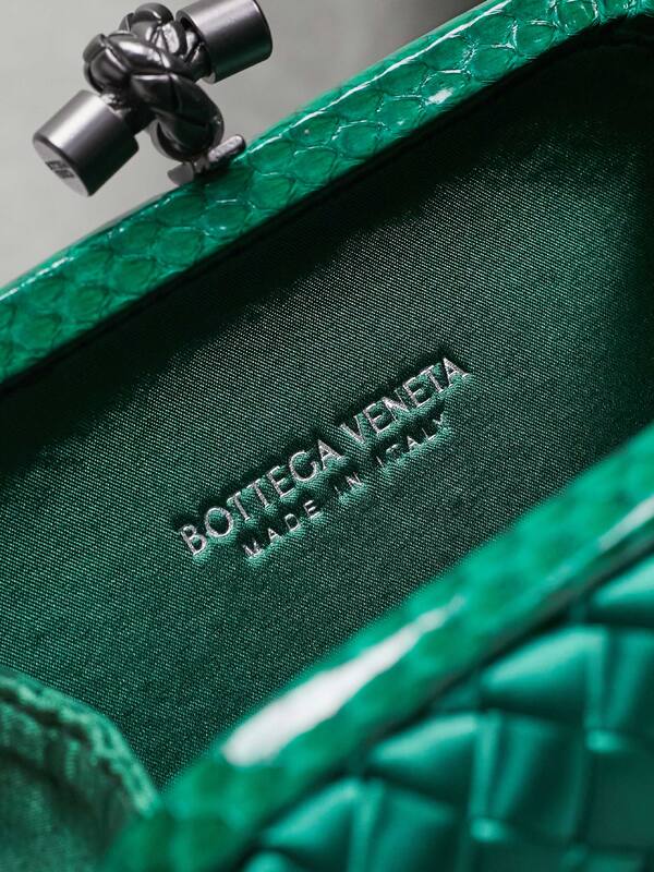 Bottega Veneta Green shoulder bag — AAA Quality Replica