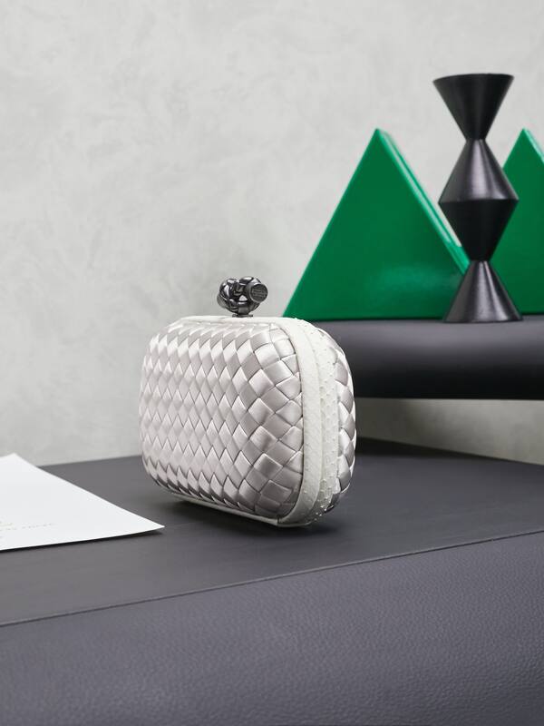 Bottega Veneta White shoulder bag — AAA Quality Replica