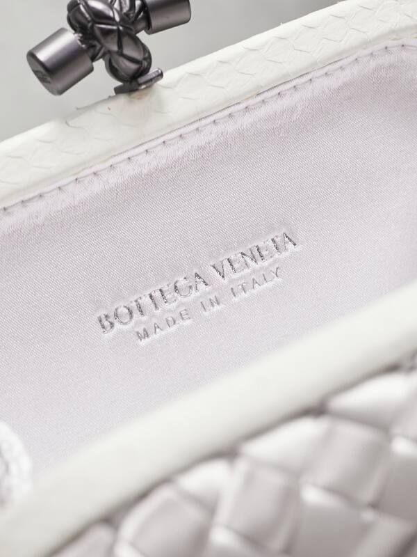 Bottega Veneta White shoulder bag — AAA Quality Replica