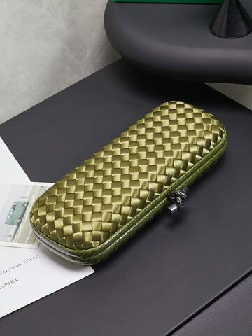 Bottega Veneta Olive green Intreccio woven satin clutch 1 1 Replica