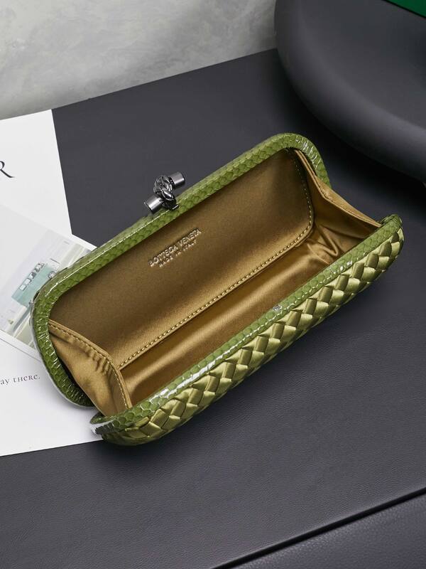 Bottega Veneta Olive green Intreccio woven satin clutch — 1:1 Replica