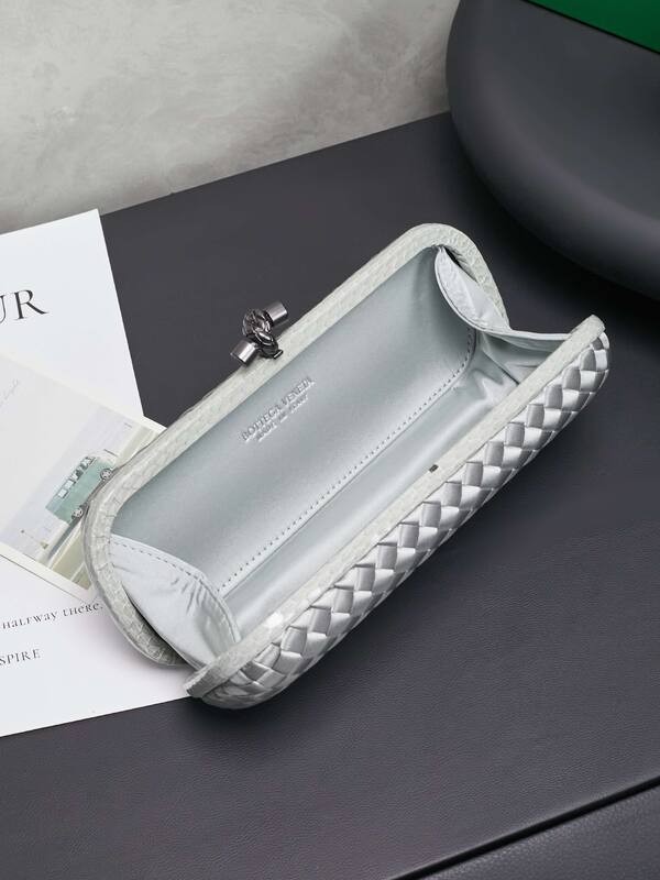 Bottega Veneta Silver shoulder bag — 1:1 Replica