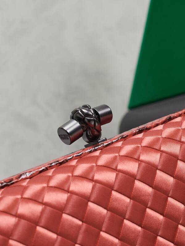 Bottega Veneta shoulder bag — Top Quality Replica