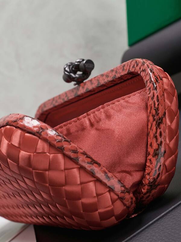 Bottega Veneta shoulder bag — Top Quality Replica