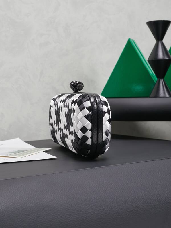 Bottega Veneta Black shoulder bag — 1:1 Replica