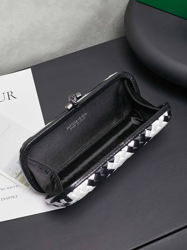 Bottega Veneta Black shoulder bag — 1:1 Replica