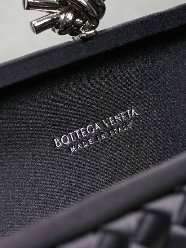 Bottega Veneta Black shoulder bag — Top Quality Replica