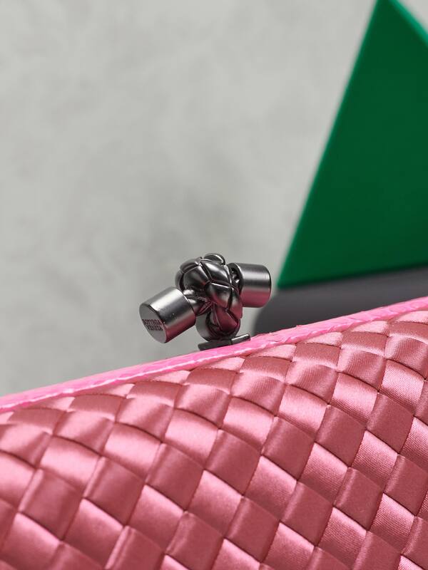 Bottega Veneta Pink shoulder bag — AAA Quality Replica