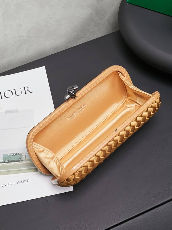 Bottega Veneta shoulder bag — Top Quality Replica