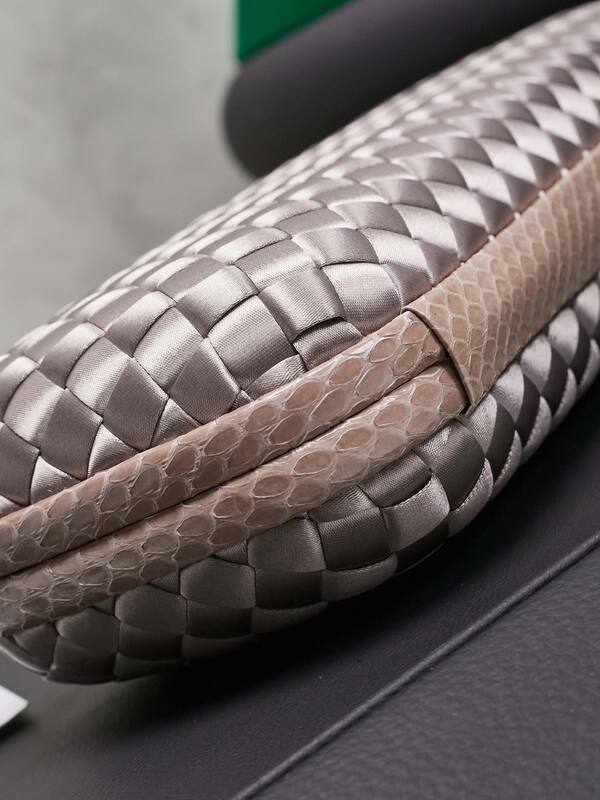 Bottega Veneta Silver shoulder bag — Premium Replica