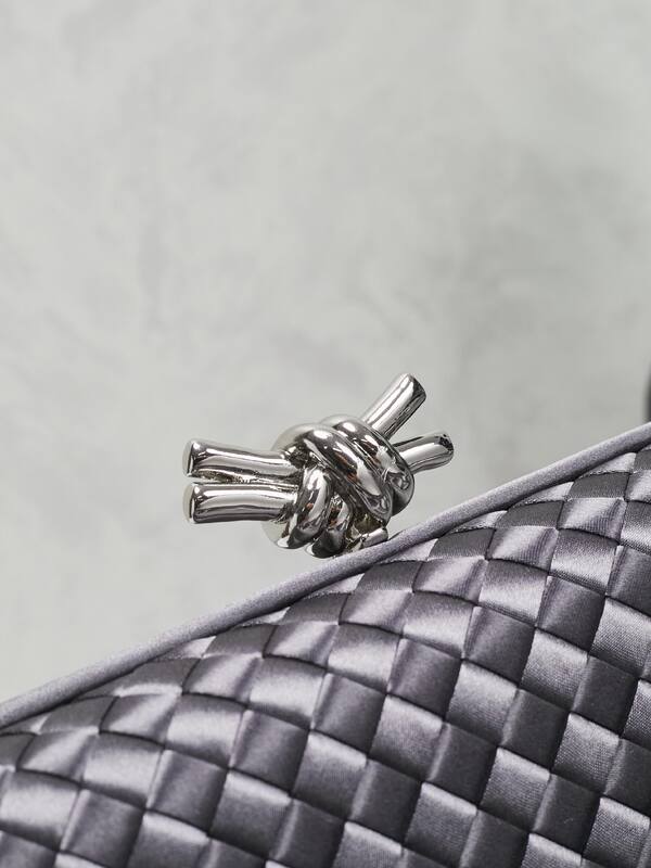 Bottega Veneta shoulder bag — AAA Quality Replica