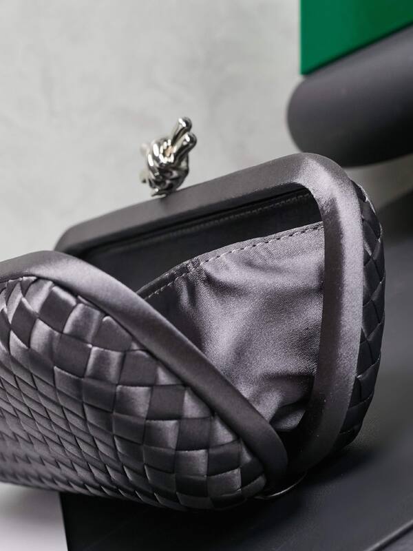 Bottega Veneta shoulder bag — AAA Quality Replica