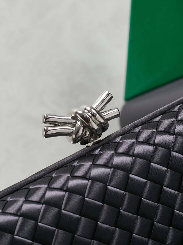 Bottega Veneta Black shoulder bag — Top Quality Replica