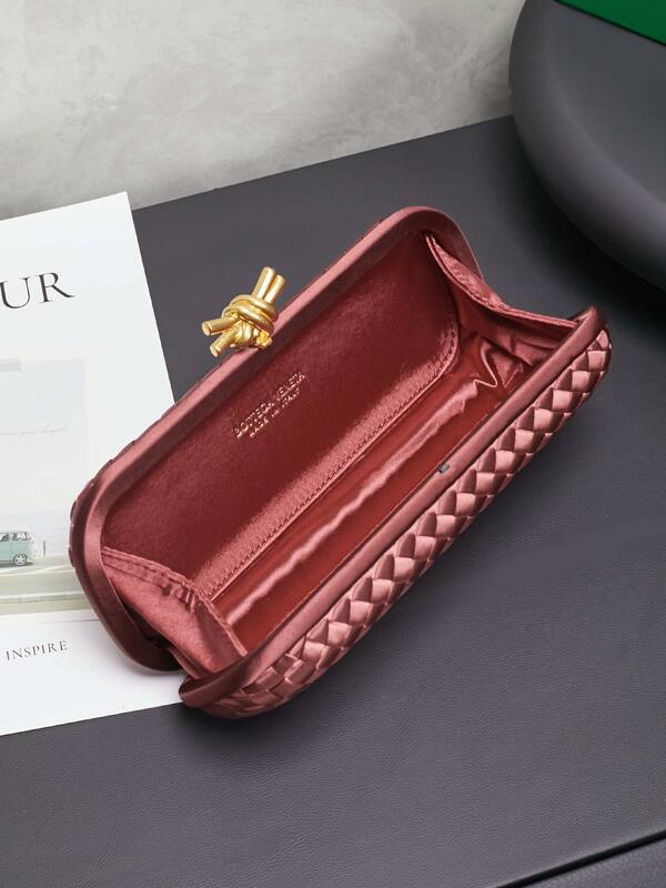 Bottega Veneta Knot Clutch Burgundy Satin clutch — AAA Quality Replica