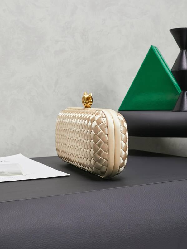 Bottega Veneta Knot Champagne gold Intreccio satin evening — 1:1 Replica