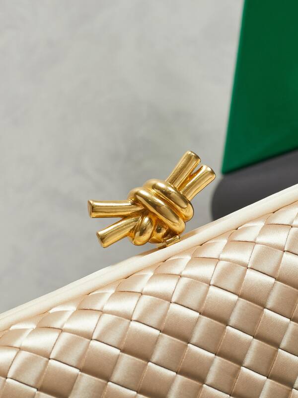 Bottega Veneta Knot Champagne gold Intreccio satin evening — 1:1 Replica