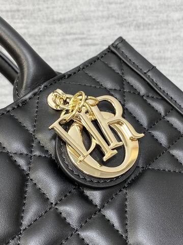 Dior Lady Black shoulder 1 1 Replica