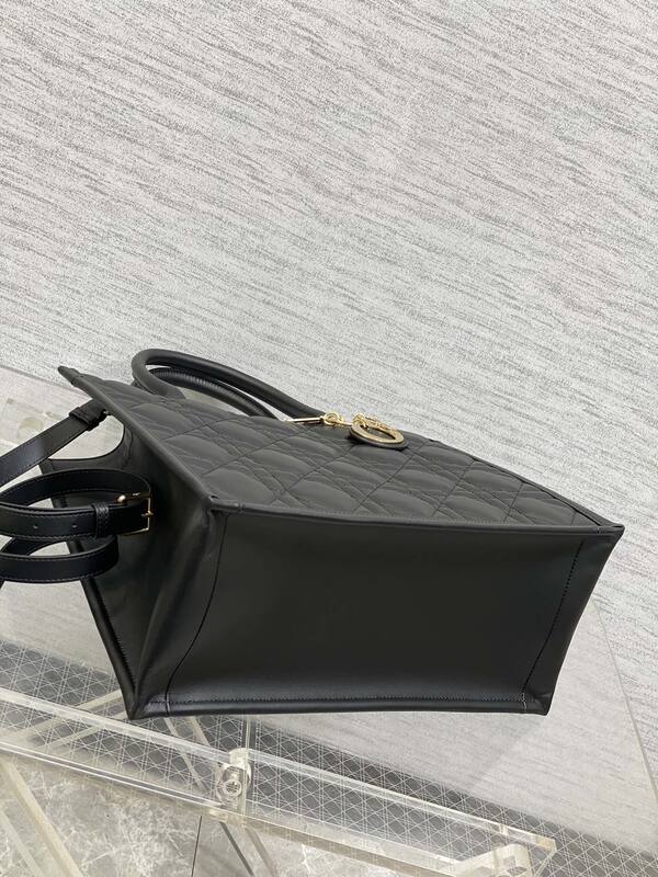 Dior Book Tote Black — Premium Replica