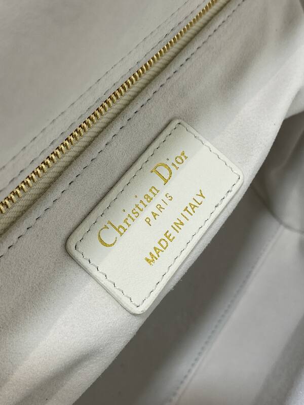 Dior Lady White floral embroidered small shoulder — AAA Quality Replica