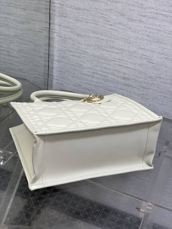 Dior Lady White everyday — Premium Replica