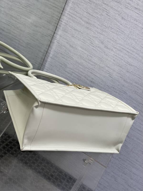 Dior White work — 1:1 Replica