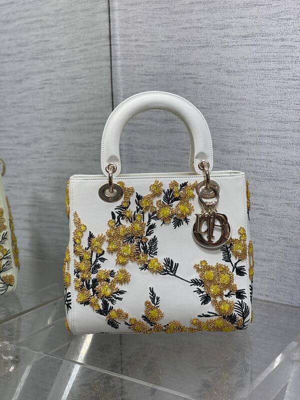Dior Lady White with yellow floral embroidery shoulder — 1:1 Replica