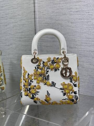 Dior Lady White with yellow floral embroidery shoulder 1 1 Replica