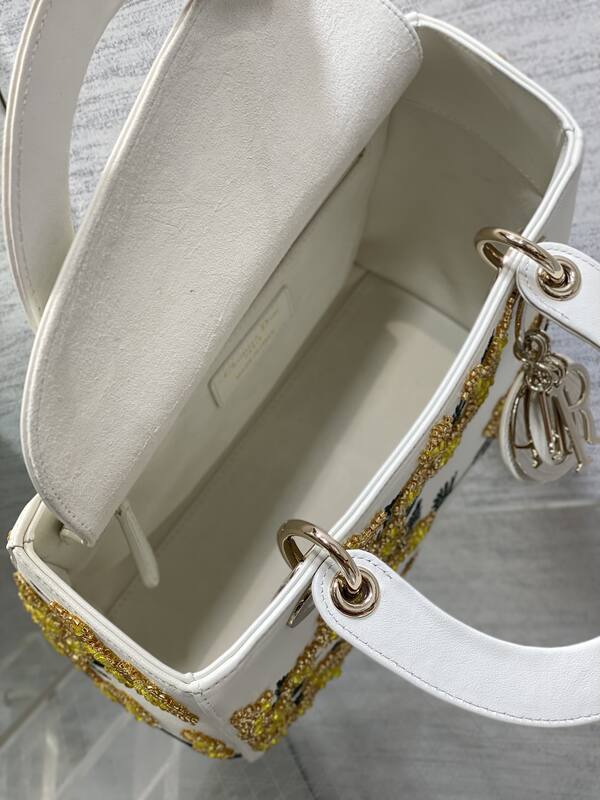 Dior Lady White with yellow floral embroidery shoulder — 1:1 Replica