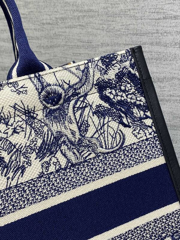 Dior Blue and White Toile de Jouy tote — Top Quality Replica