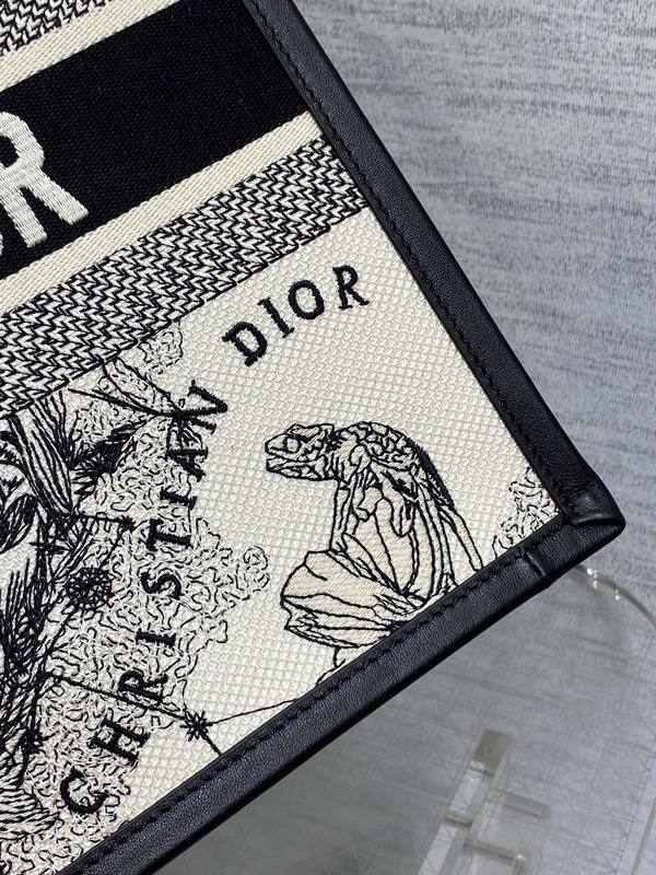 Dior Book Tote Black and White Zodiac animal print — Premium Replica