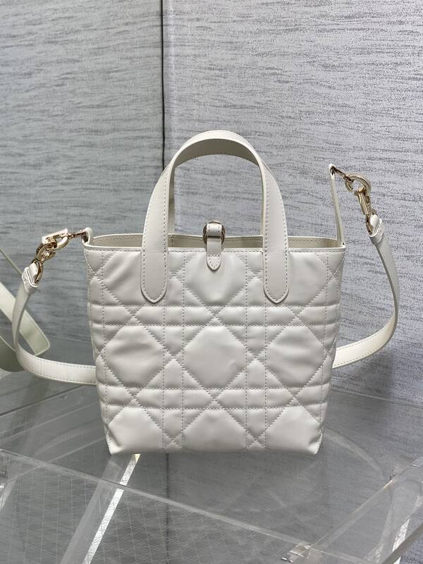 Dior White tote — Top Quality Replica
